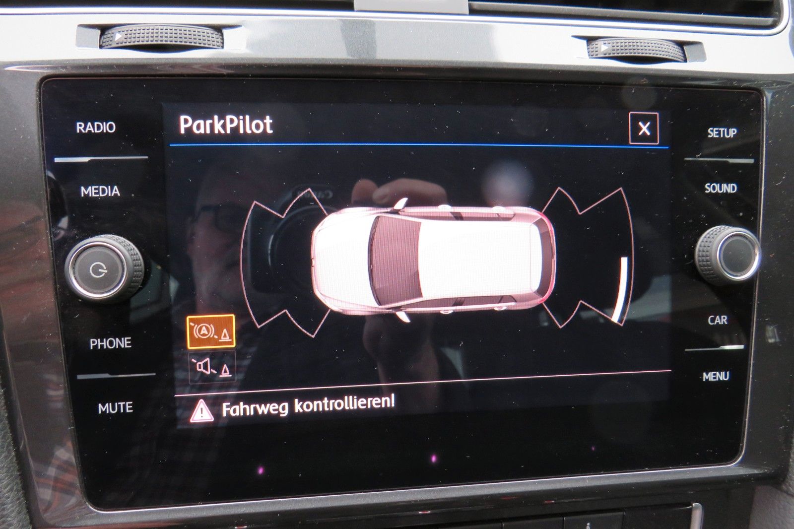 Fahrzeugabbildung Volkswagen Golf VII LIM. SITZH. TELVOR 8-FACH 4T. PDC 1.HD