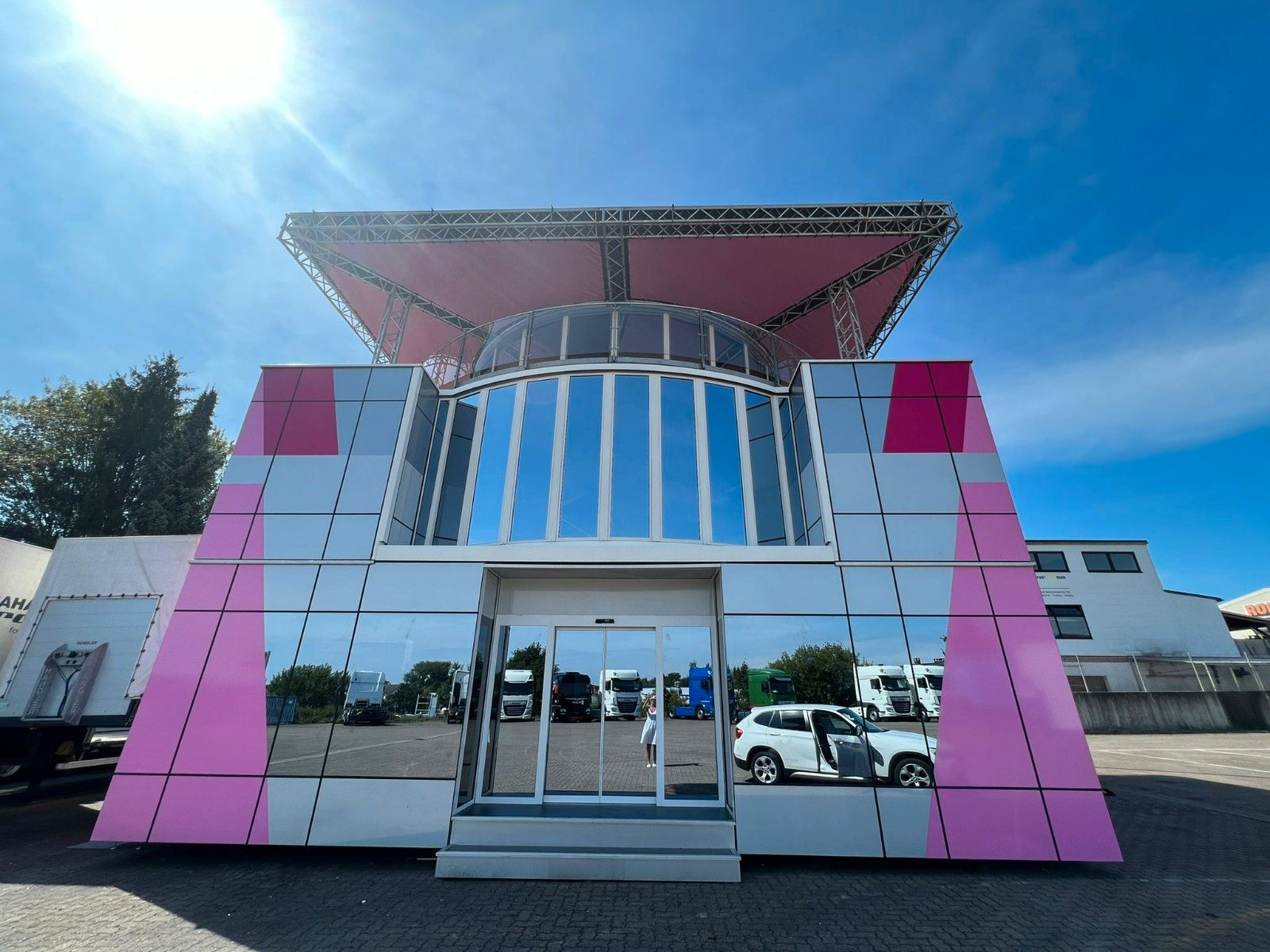 Fahrzeugabbildung Andere Einzigartiges Formel-1-Motorhome