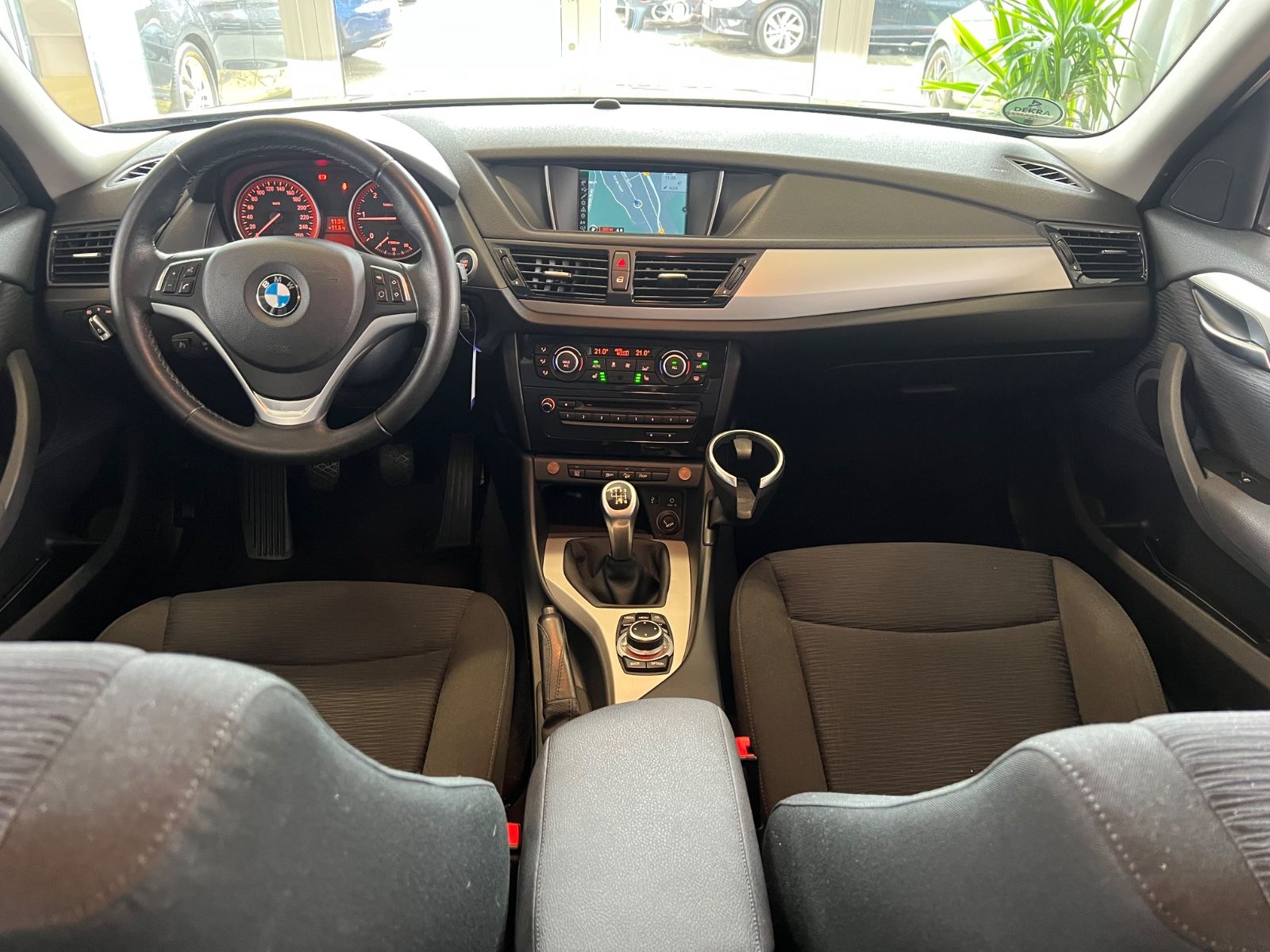 Fahrzeugabbildung BMW X1 18 d xDrive *LED/XENON*NAVI*MEMORY*