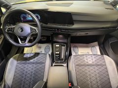 VW Golf  R-LINE DSG ACC PANO STANDHZG AHK GARANTIE