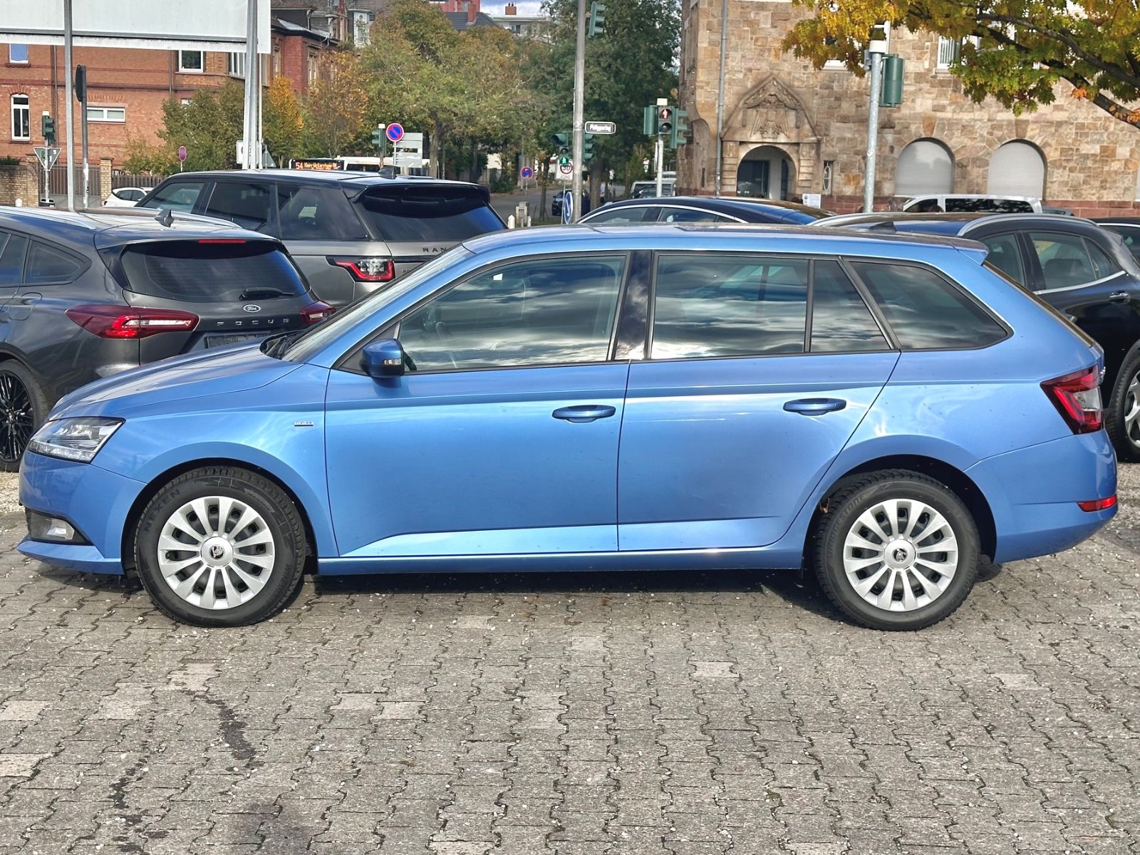 Fahrzeugabbildung SKODA FABIA COMBI CLEVER*MOD.2019+KAMERA*