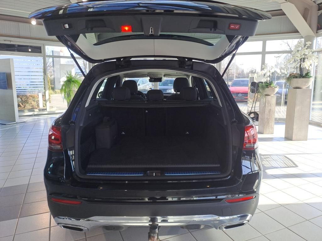 Fahrzeugabbildung Mercedes-Benz GLC 300 e 4M AHK Navi LED SHZ Kamera RDK Sport