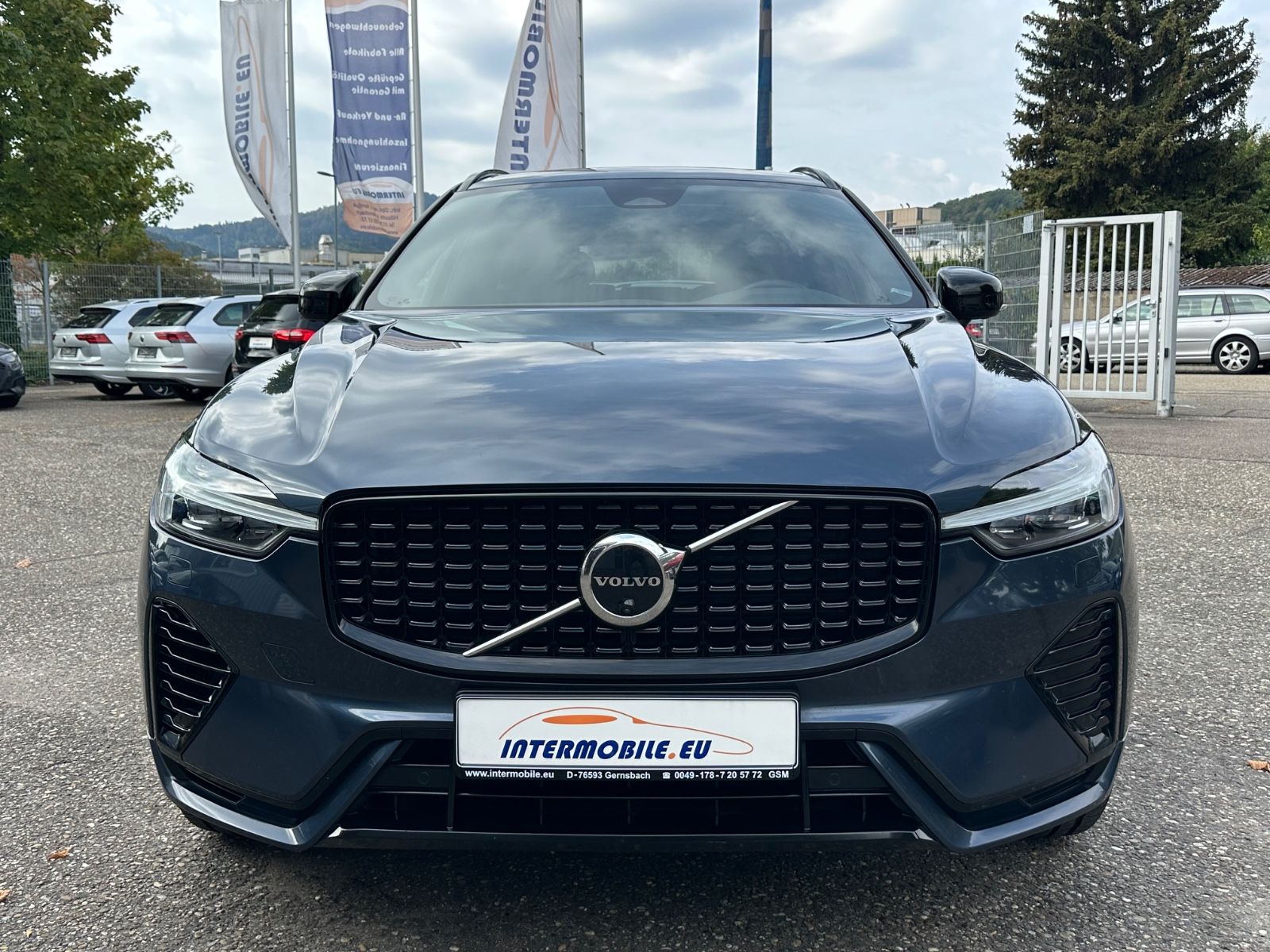 Volvo XC60 T6 AWD R-Design PANO LEDER NAVI LED CAM TOP imagem 2