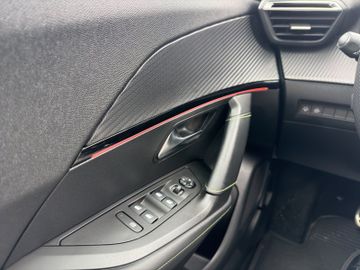 Peugeot 2008 e- Elektromotor 136 (e-)GT e- Pack Kam.+LED