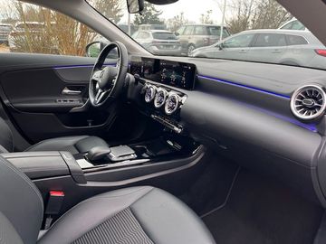 Mercedes CLA 200 Shooting Brake - 11