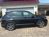 Volkswagen Tiguan 2.0 TSI OPF DSG 4MOTION R-Line R-Line - VW Tiguan Gebrauchtwagen in Augsburg