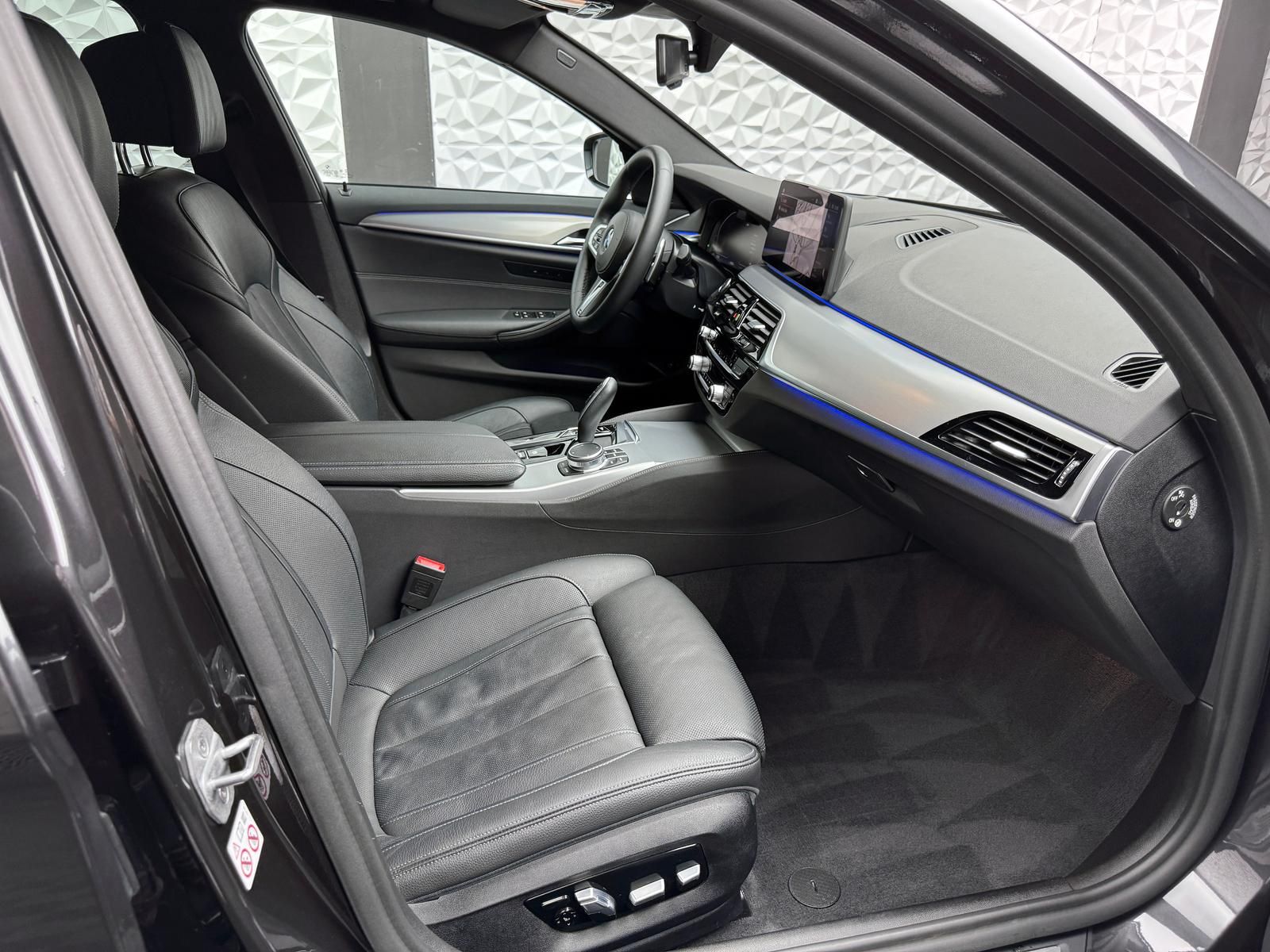 Fahrzeugabbildung BMW d*M-PAKET*XDRIVE*LASER*PANO*AHK*ACC*HUD*RCAM