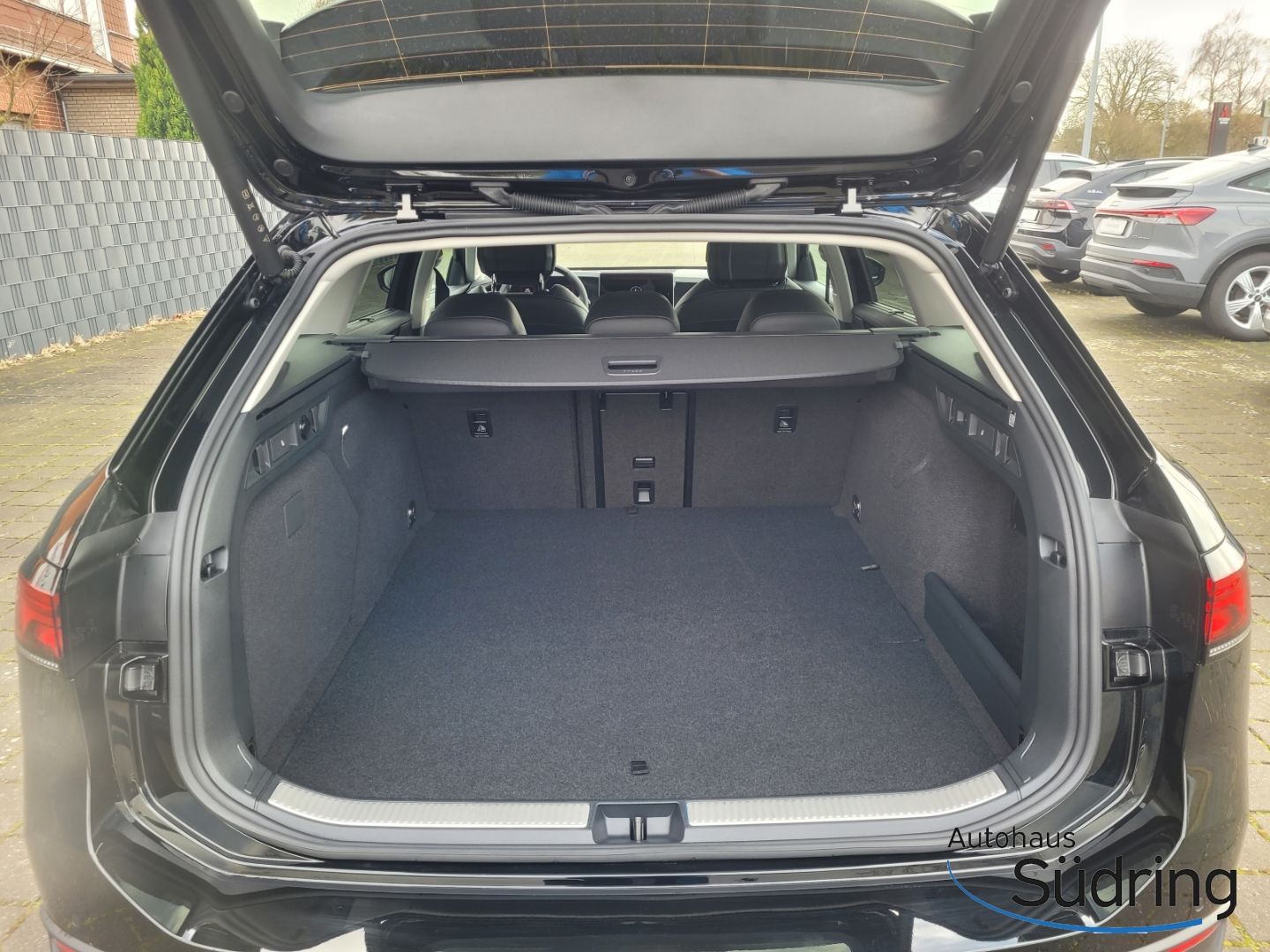 Passat Variant 1,5 TSI eHybrid Business HUD AHK
