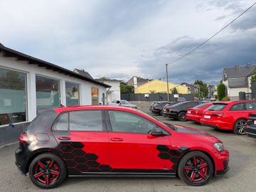 Volkswagen Golf - 8