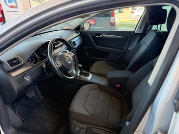 Volkswagen Passat Variant - 8