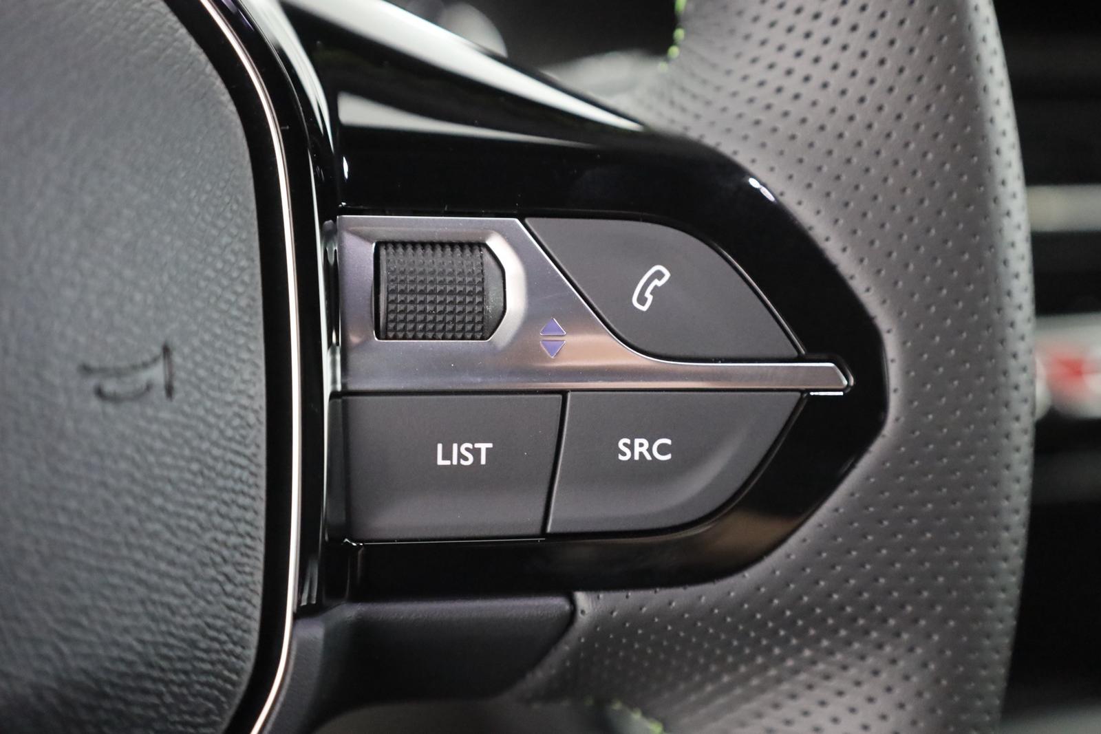 Peugeot 2008 GT 1.2 Hybrid 145 Aut. LED ACC Navi
