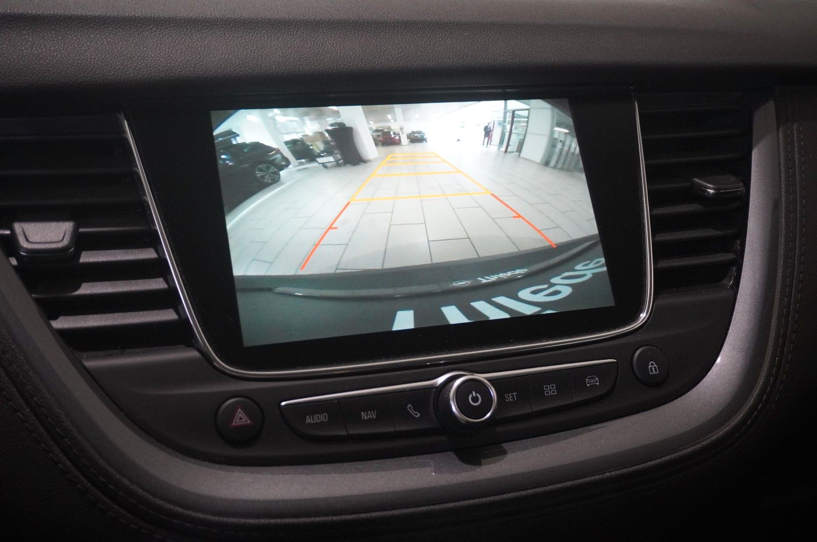 Fahrzeugabbildung Opel Grandland (X) 1.2T INNOV. NAVI/LED/KAMERA/SH/DAB