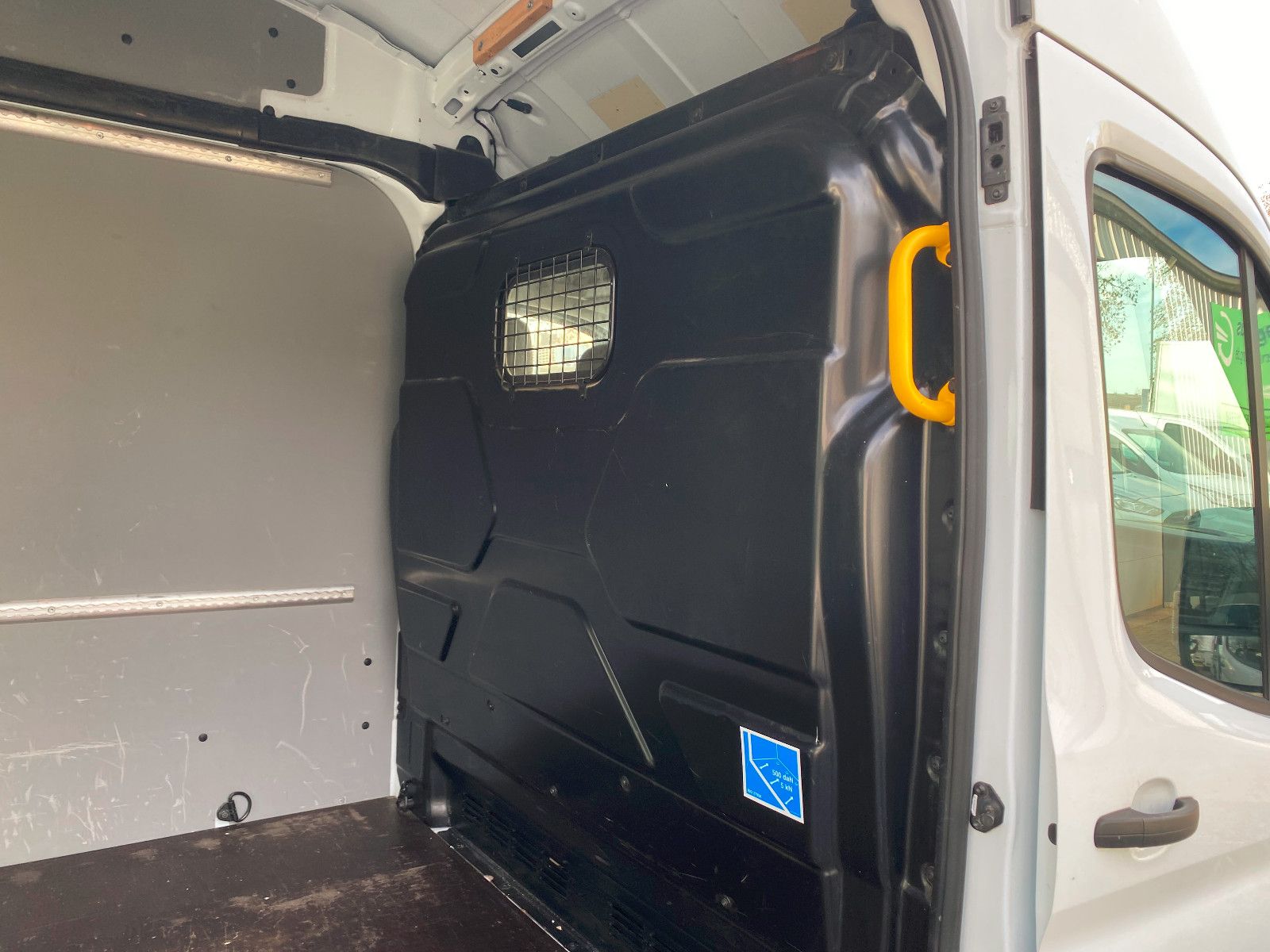 Fahrzeugabbildung Ford TransitKasten350 L4H3 Trend,AHK,Navi,Kamera,SHg