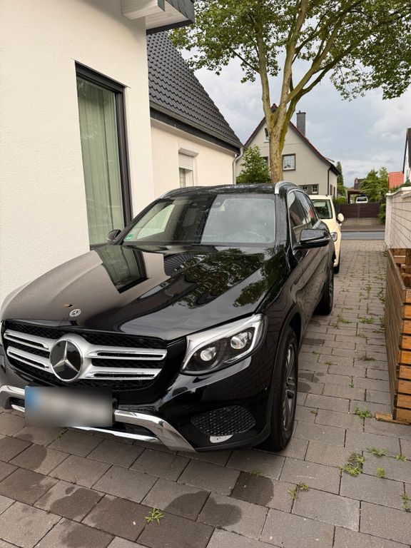 Image of Mercedes-Benz GLC 250