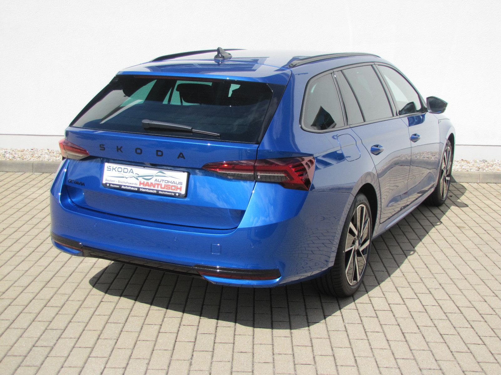 Fahrzeugabbildung SKODA Octavia Combi Sportline 2.0 TDI 150PS DSG
