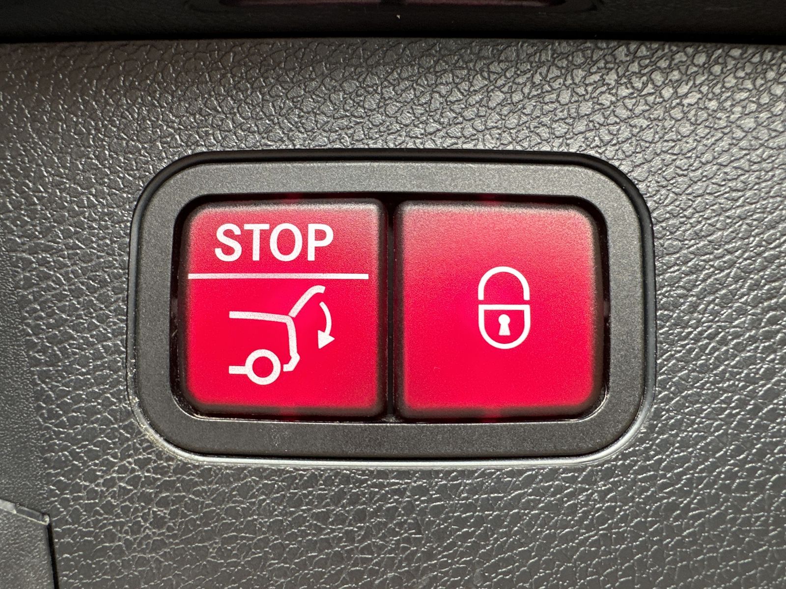 Fahrzeugabbildung Mercedes-Benz E 300de T 4Matic Avantgarde NAV+LED+AHK+DISTRONI