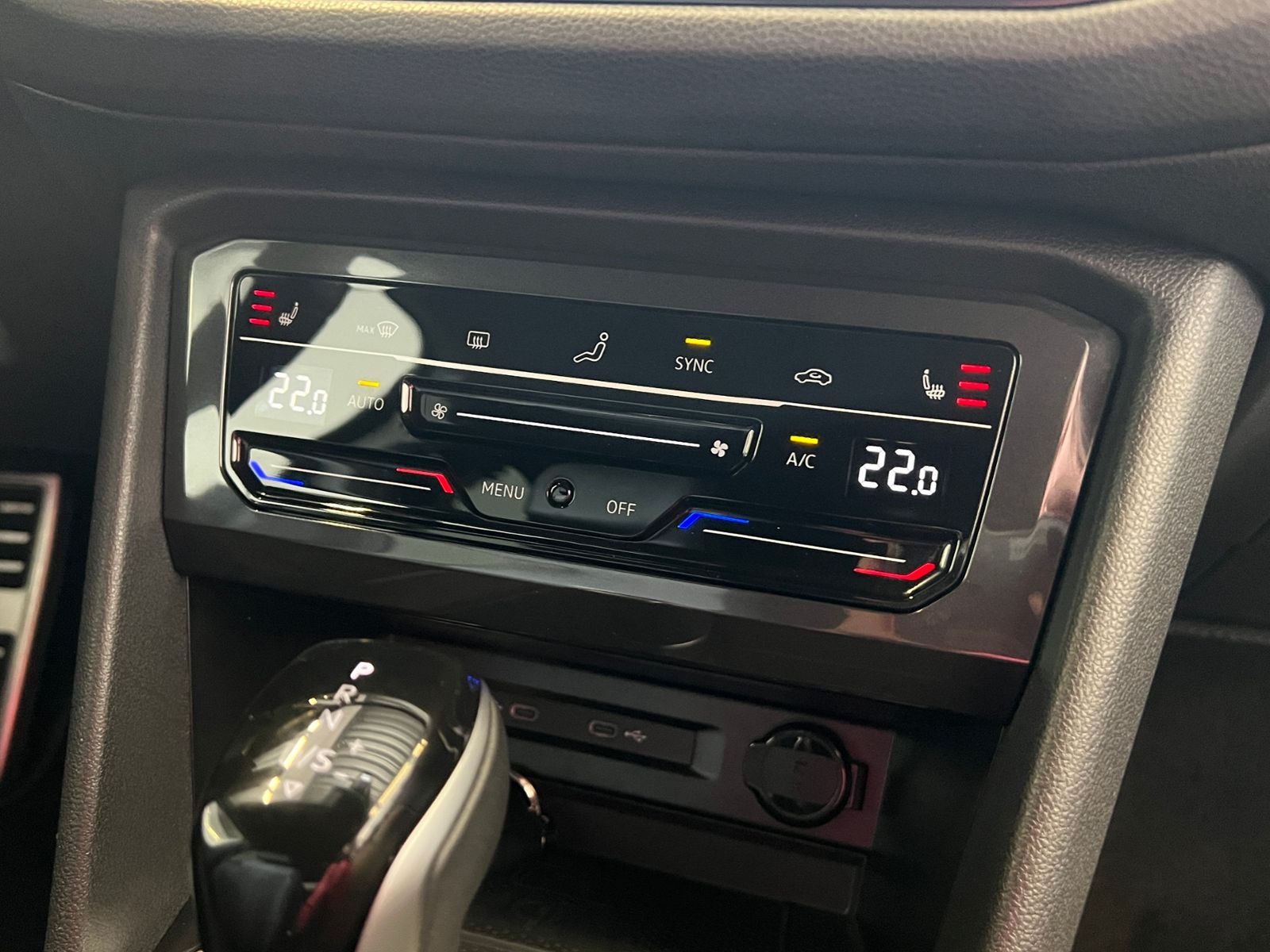 Fahrzeugabbildung Volkswagen Tiguan Allspace R-Line 2.0 TDI DSG 4Motion *AHK,