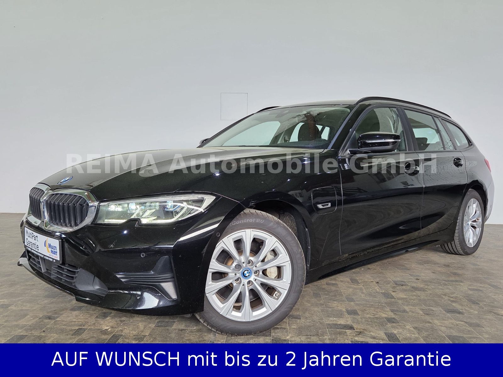 Fahrzeugabbildung BMW 330e Touring  Advantage, Laser, HUD, ACC