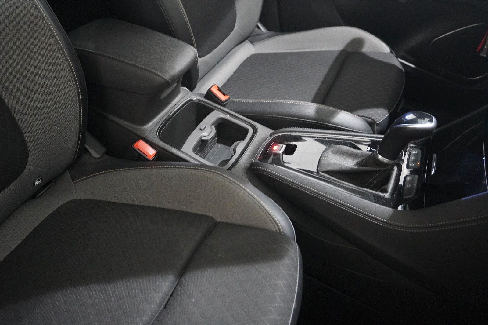 Fahrzeugabbildung Opel Grandland 1.5D AHK/KAMERA/SHZ/LHZ/FSH/ALU/ACC