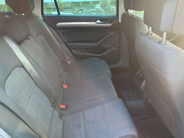 Volkswagen Passat - 8