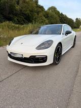Porsche Panamera Turbo S E-Hybrid Sport Turismo 10.27App - Porsche Panamera Turbo mit Hybrid-Antrieb (Benzin/Elektro)