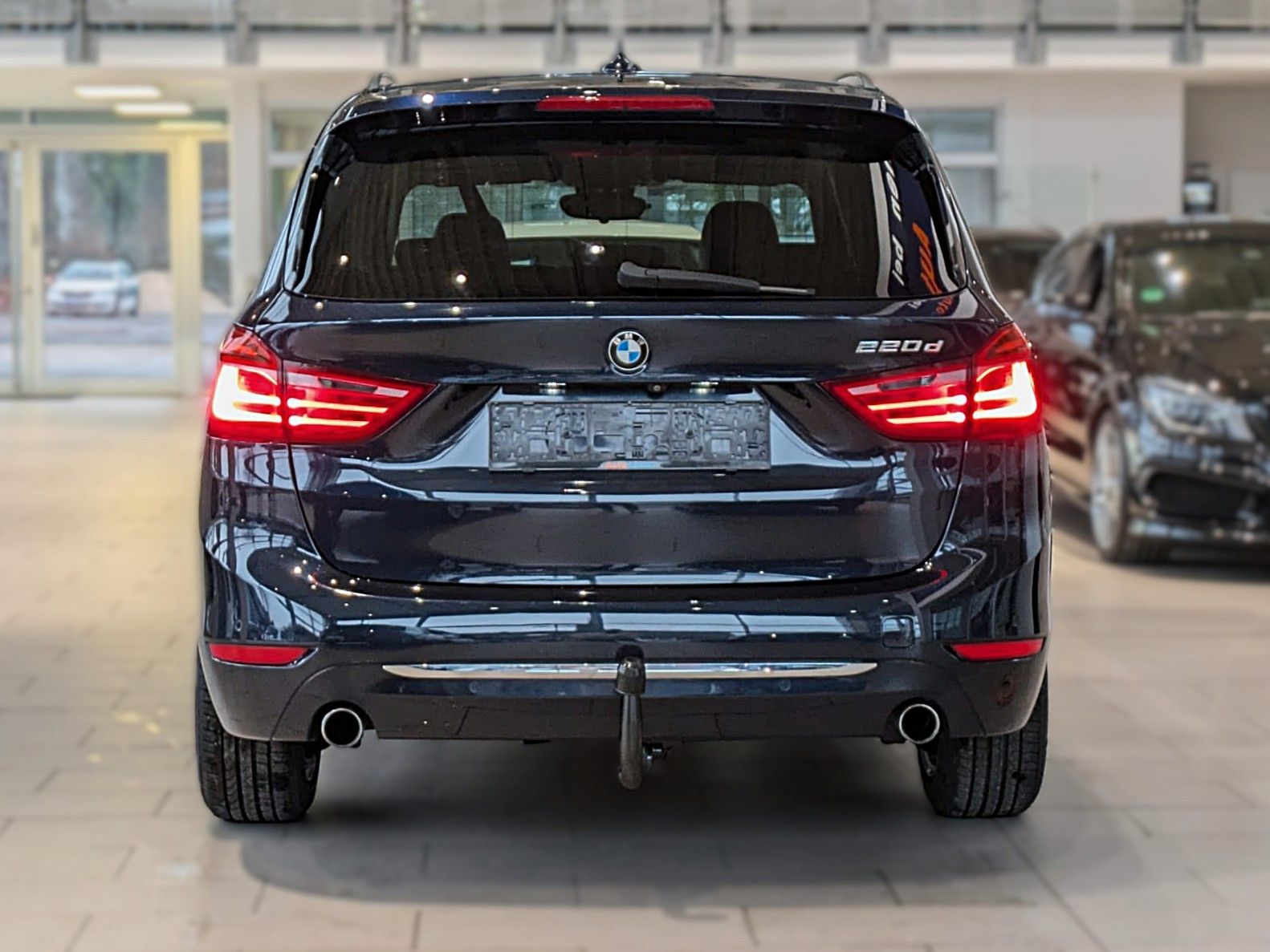 Fahrzeugabbildung BMW 220d Gran Tourer LEDER NAVI HUD PANO LED CAM