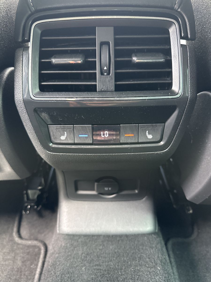 Fahrzeugabbildung SKODA Kodiaq 2.0 TDI Tour DSG NAV+LED+ACC+KAMERA+19ZO