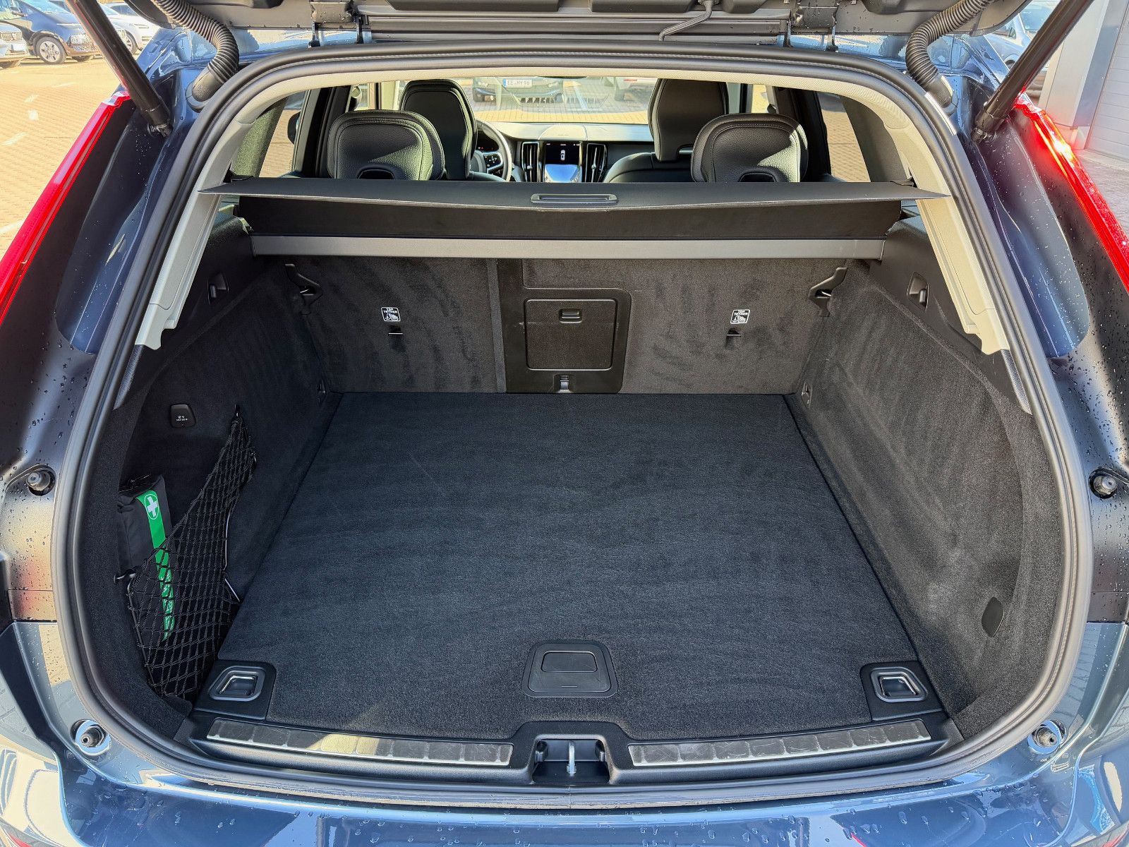 Fahrzeugabbildung Volvo XC60 B5 D Ultimate Dark AWD*STHZG*PANO*360°*ACC