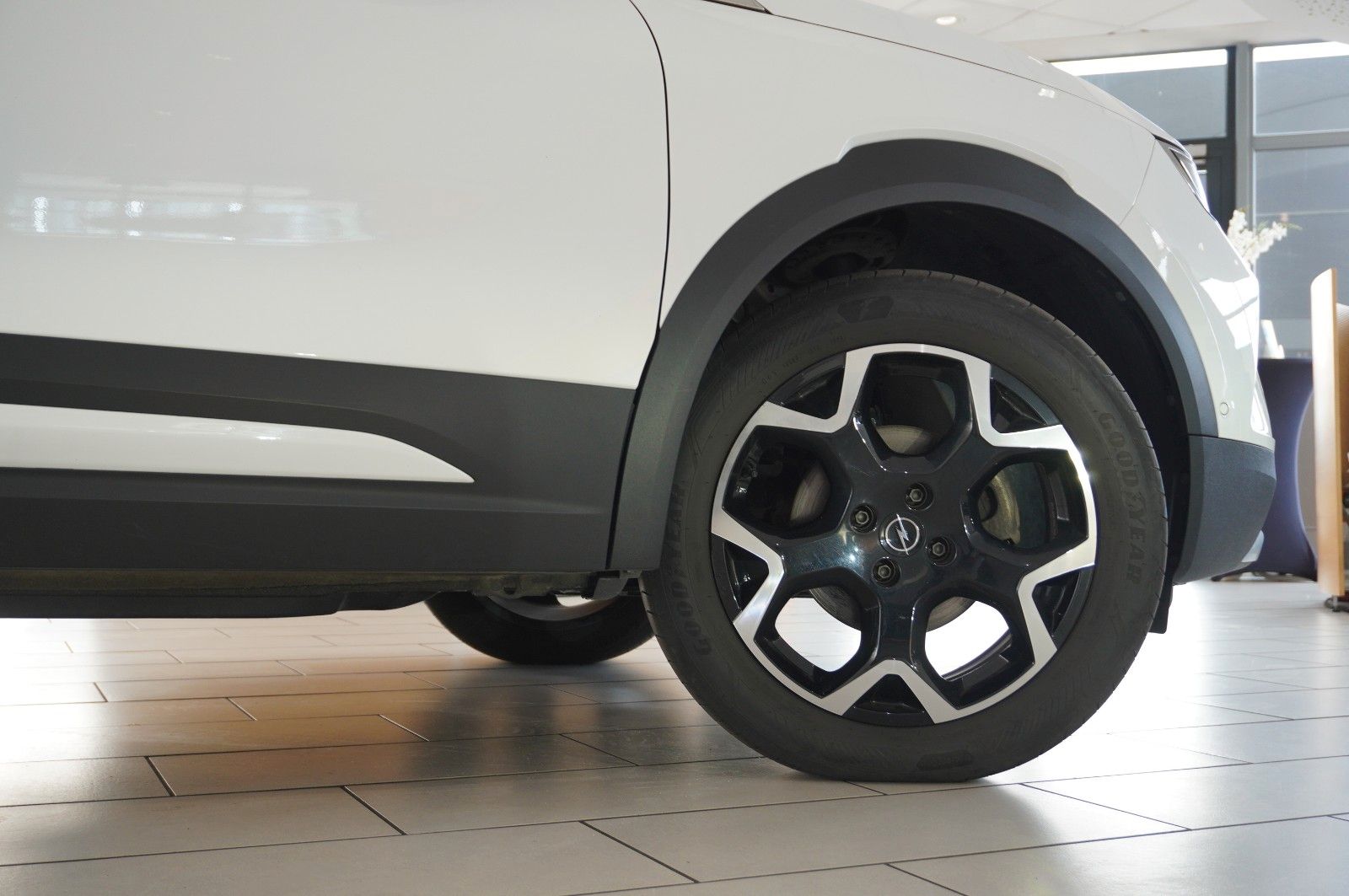 Fahrzeugabbildung Opel Mokka 1.2T ULTIMATE NAVI/LED/KAMERA/SPORT/SH/DAB