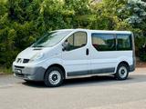 Renault Trafic+ROLLSTUHL+1.HAND+KLIMA+RAMPE+ROLLSTUHLRAM - Renault Trafic 9-Sitzer