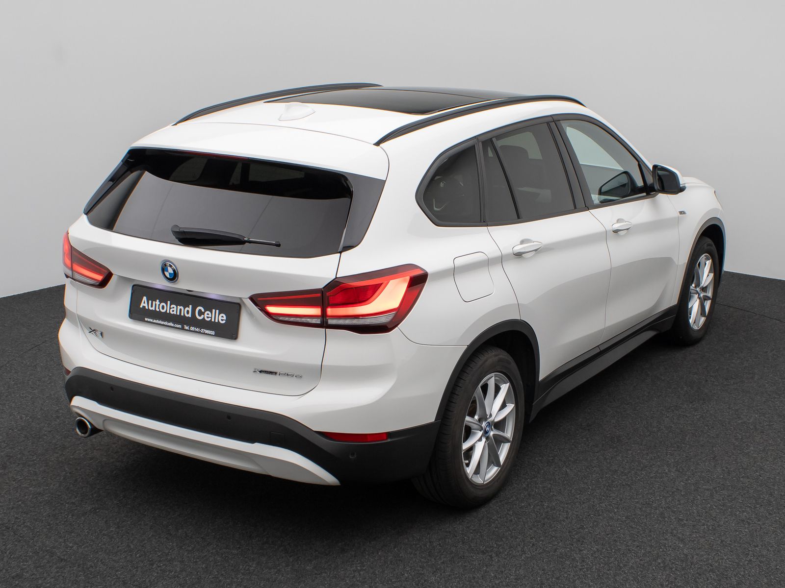 Fahrzeugabbildung BMW X1 xD25e Panorama Kamera DAB HUD Leder LED Alarm