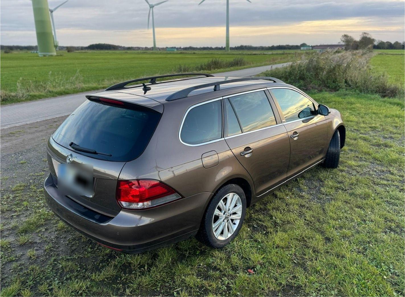 Volkswagen Golf 2011 — вигляд ззаду