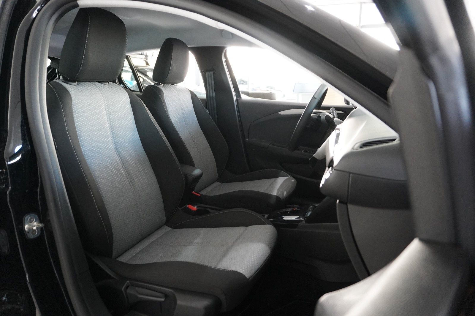 Fahrzeugabbildung Opel Corsa F 1.2T EDITION NAVI/LED/SPORT/SHZ/PDC/DAB+