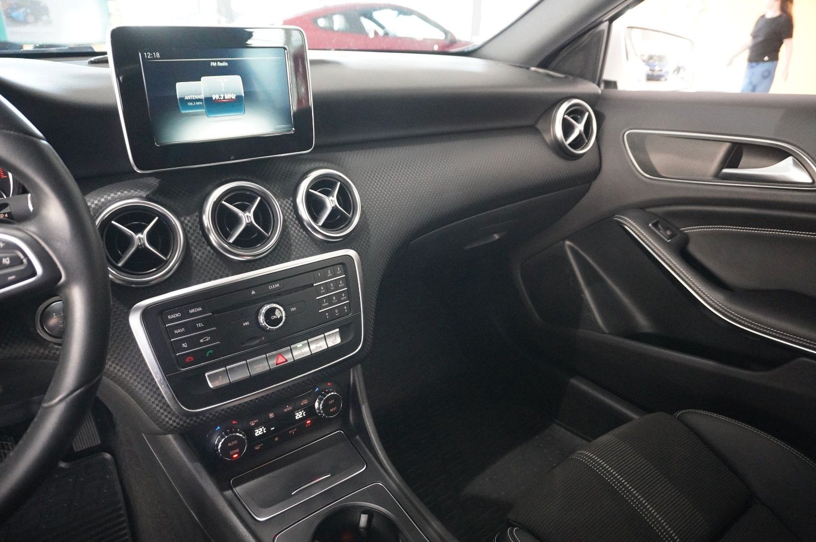 Fahrzeugabbildung Mercedes-Benz A 180 CDI URBAN KLIMA/SHZ/PDC/TEMP./SPORT/AHK