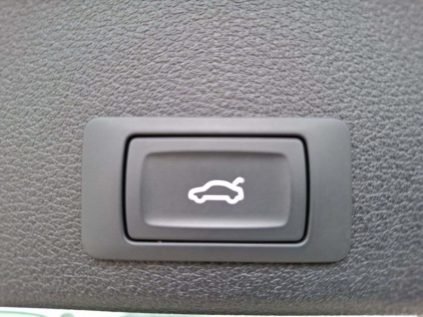 Fahrzeugabbildung Audi A4 Avant 35 TFSI advanced S-tronic LED Navi ACC