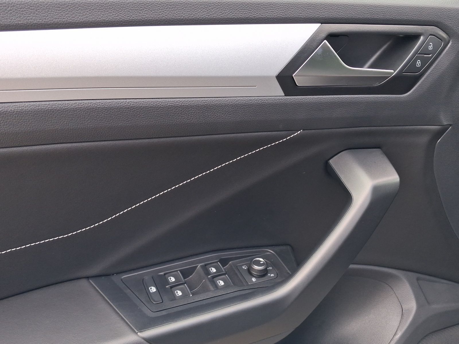 Volkswagen T-Roc - Bild 9