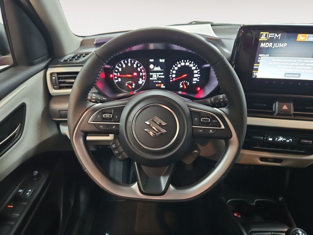 Fahrzeugabbildung Suzuki Swift 1.2 Hybrid Allrad Comfort Navi Sitzheizung