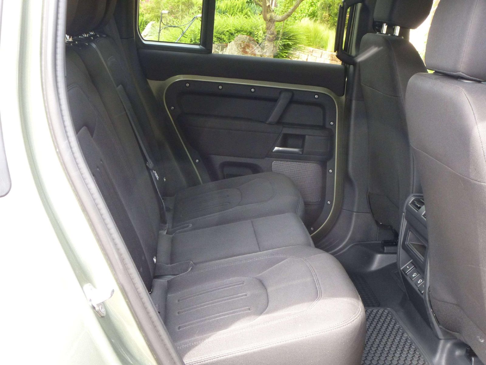 Land Rover Defender 110 Basis foto 12
