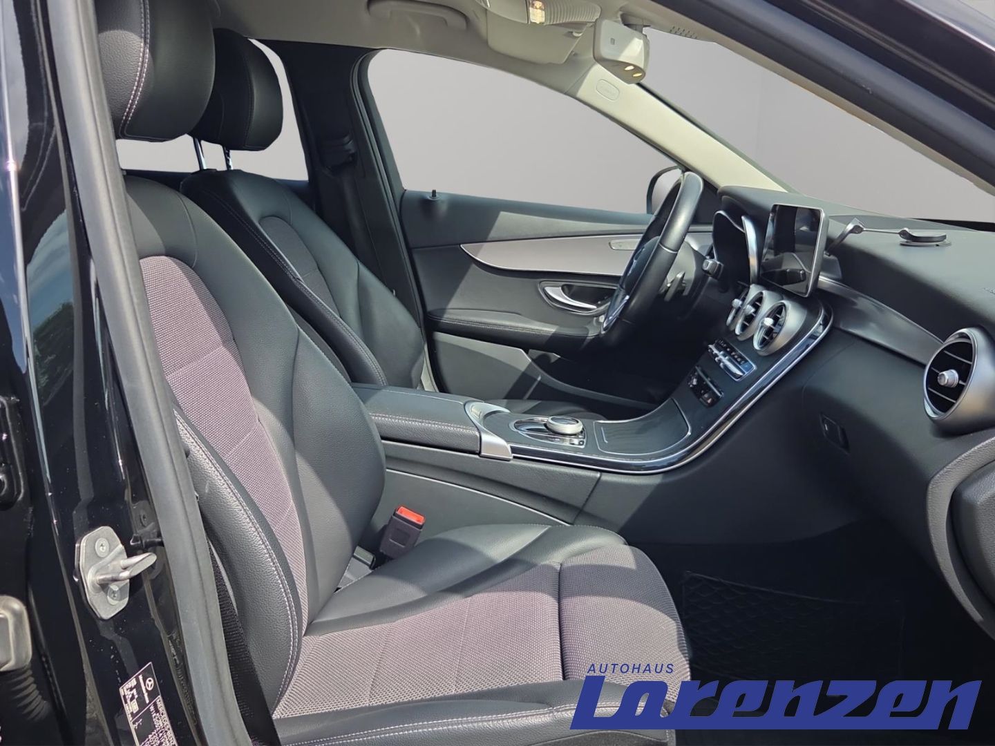 Mercedes-Benz C 220 Avantgarde 2.0 T-MODEL Navi+El. Heckklappe foto 9