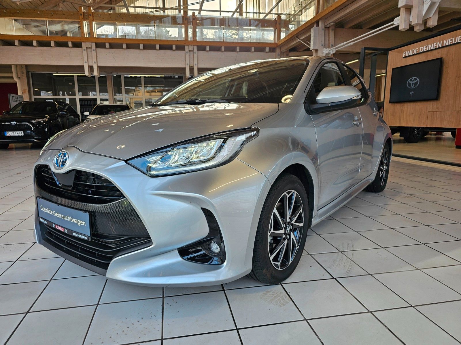 Fahrzeugabbildung Toyota Yaris Hybrid Team Deutschland / Comfort-Paket