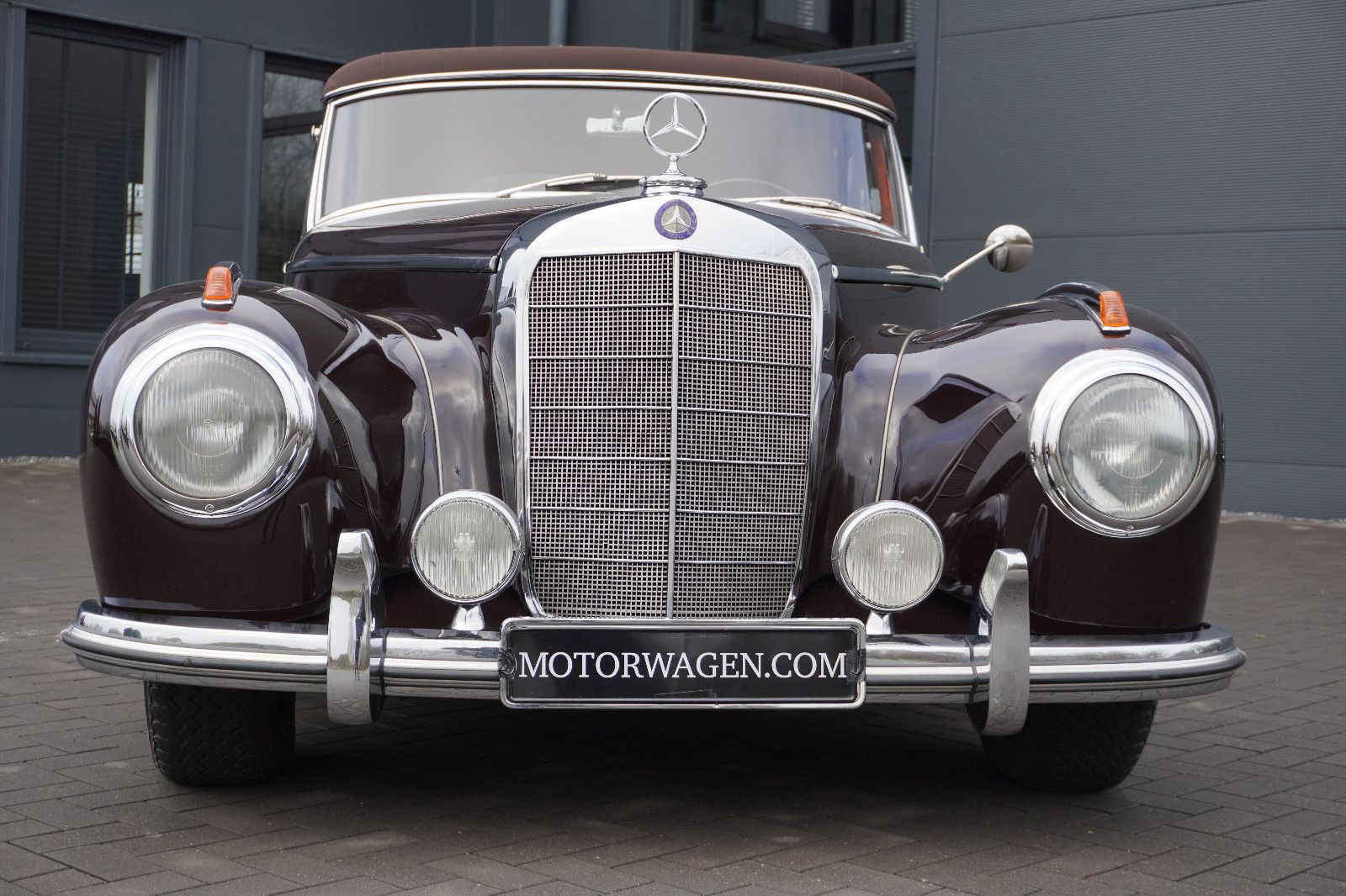 Fahrzeugabbildung Mercedes-Benz 300 S Cabriolet W 188
