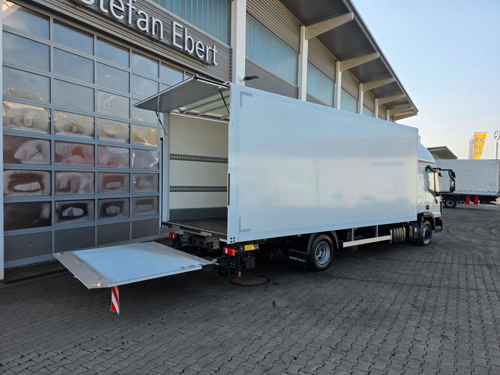 Fahrzeugabbildung Iveco Eurocargo ML75E21/P LBW 1.000kg L-Haus