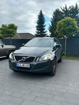 Volvo XC 60 D5 AWD AHK 8-fach bereift - Volvo XC60 aus 2010: Awd