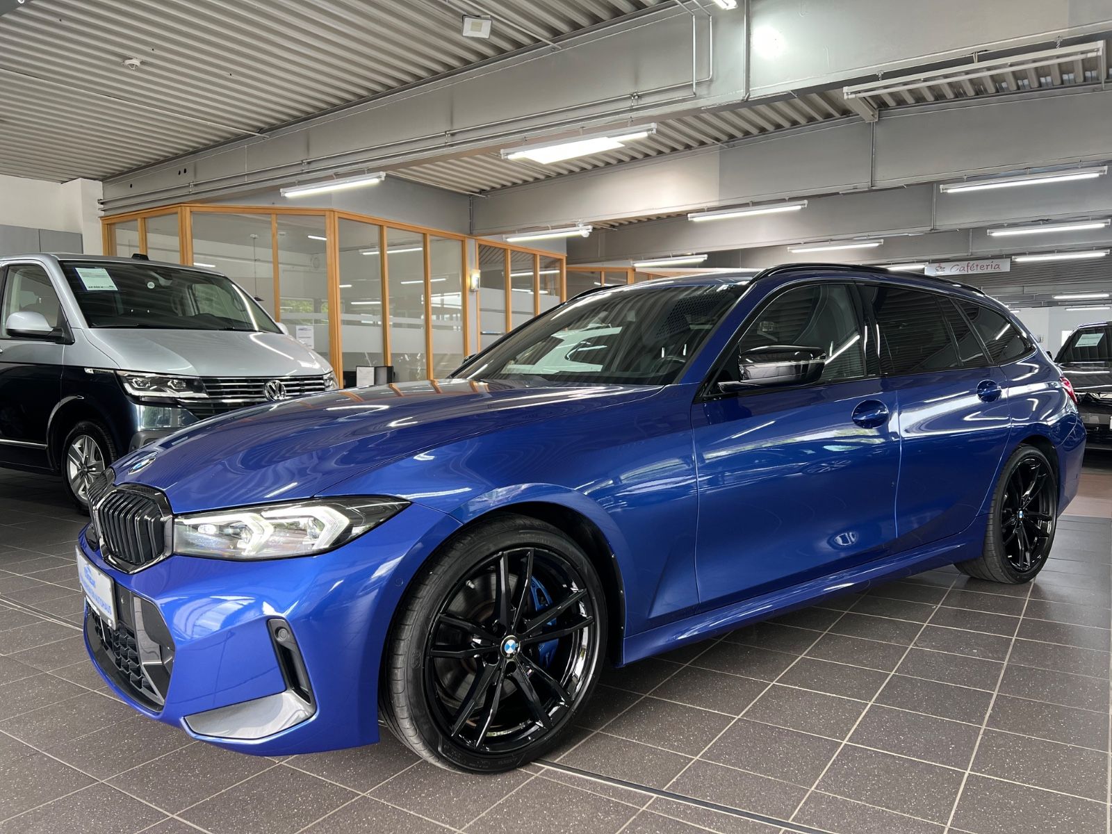 BMW 320d Touring xD M Sport AHK HeadUp Harman Kardon imagem 2
