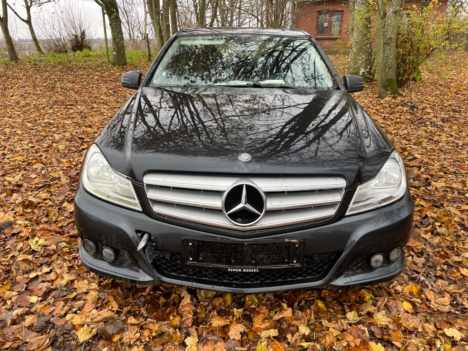 Mercedes-Benz C 180 C Limousine C 180 CGI BlueEfficiency