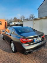 BMW 730d - M Paket VOLL AHK Massage Laser - BMW 7er Reihe: M Paket