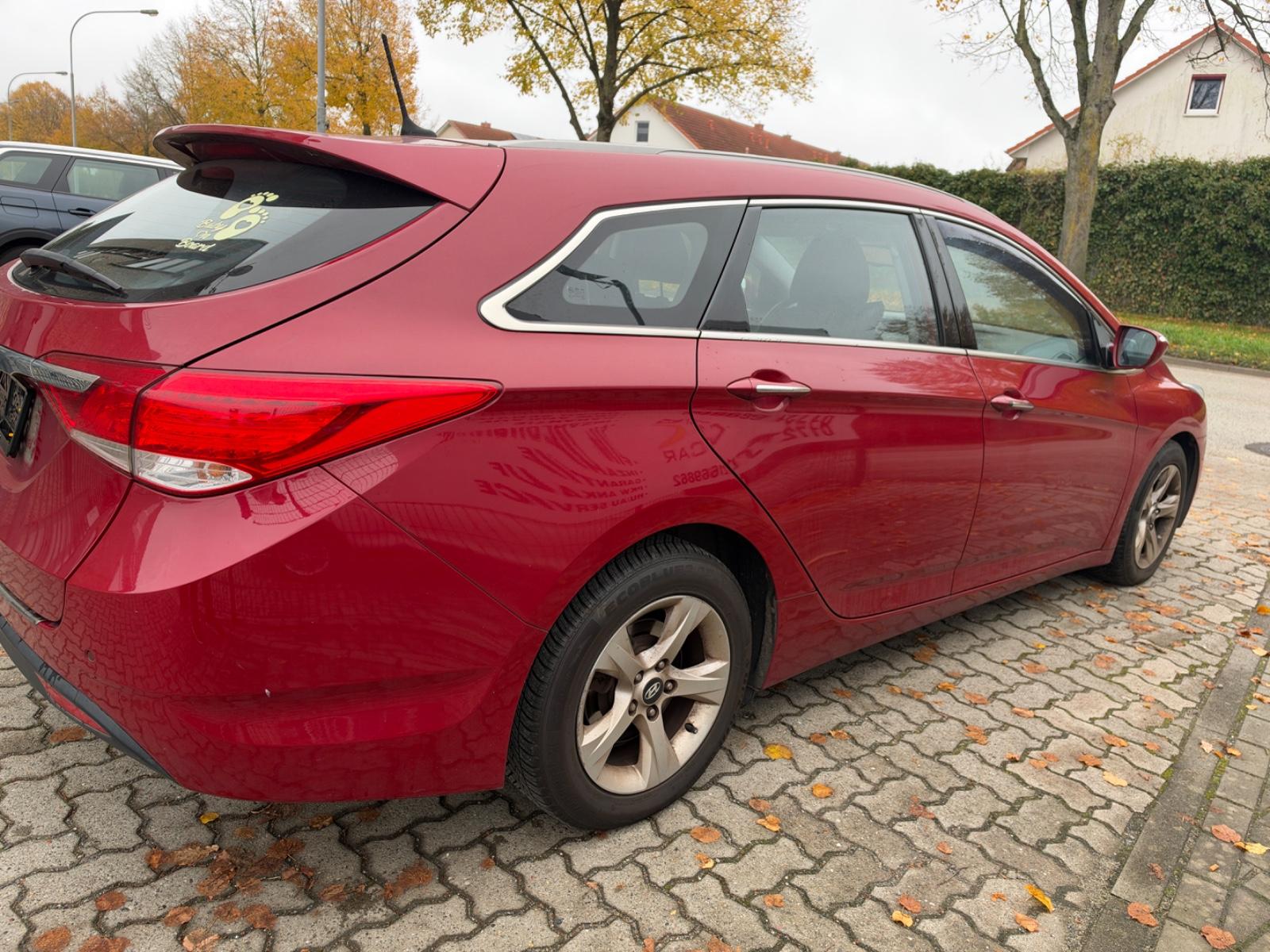 Hyundai i40 2013 — interior
