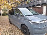 Volkswagen Multivan Life eHybrid GARANTIE ACC AHK PANO IQ L - VW T7 Multivan von privat