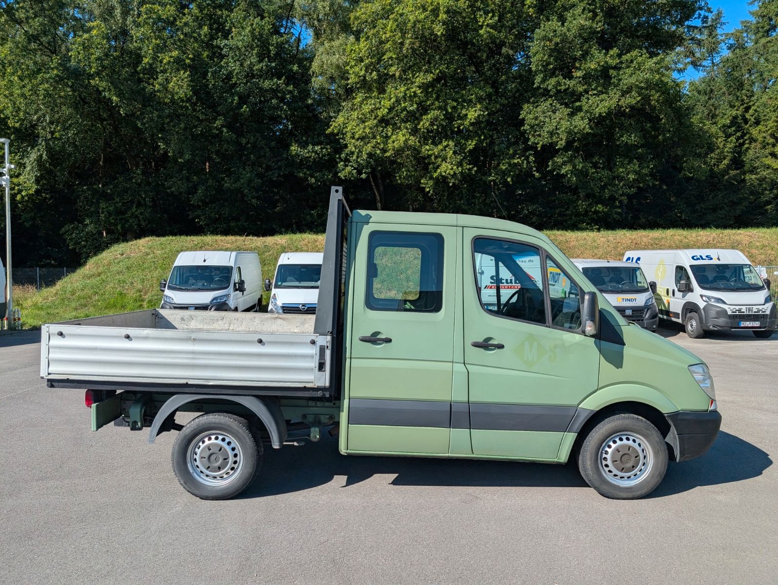 Fahrzeugabbildung Mercedes-Benz Sprinter Pritsche DoKa AHK