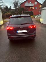 Volkswagen Tiguan 1.5 TSI UNITED DSG ACC - Volkswagen Tiguan UNITED mit Benzin-Antrieb